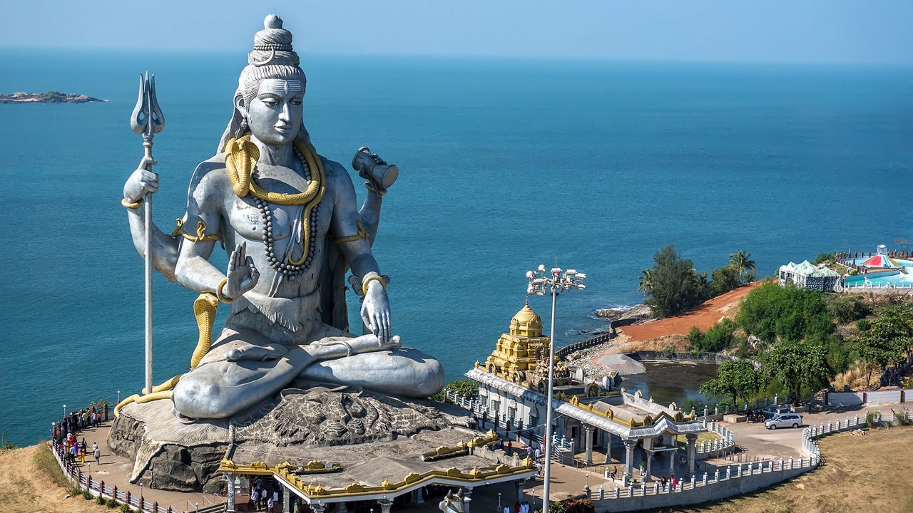 The Shiva statue overlooking the Arabian Sea at Murudeshwar, a day trip from Gokarna
